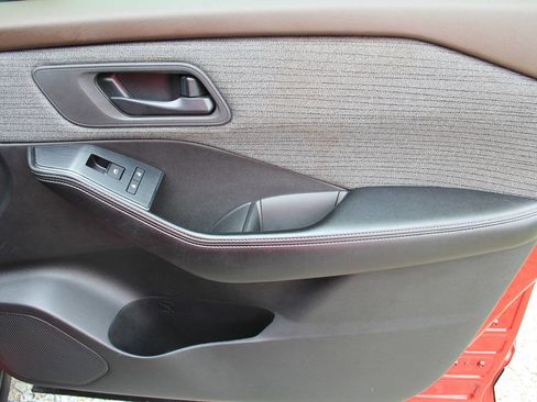 Used 2021 Nissan Rogue S FWD image 15