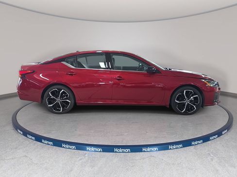 Used 2023 Nissan Altima 2.5 SR FWD image 6