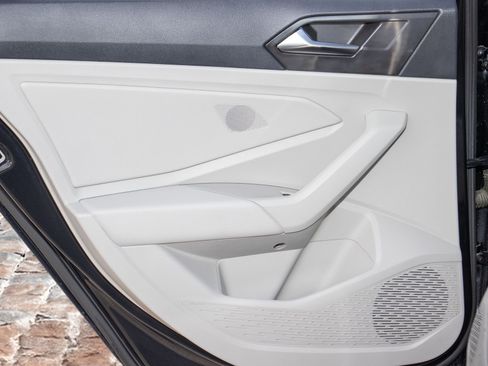 Used 2023 Volkswagen Jetta SE image 11