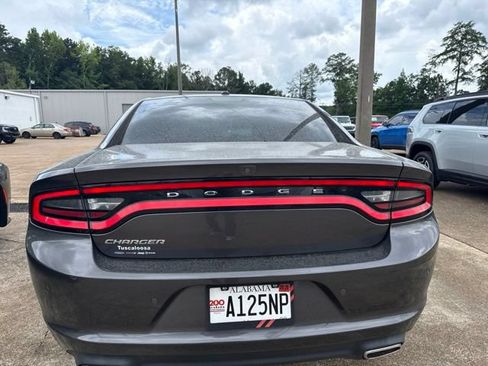 Used 2021 Dodge Charger SXT w/ Leather Interior Group RWD image 6