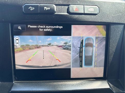 Used 2015 Ford F150 Platinum w/ Equipment Group 701A Luxury AWD/4WD image 31
