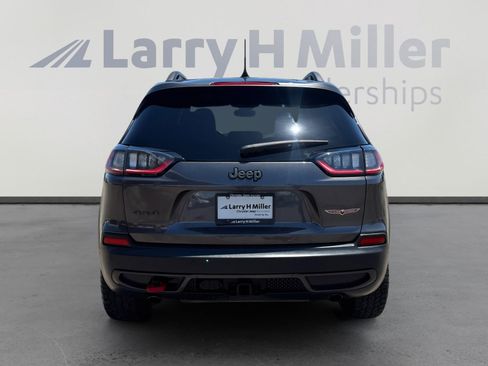 Used 2019 Jeep Cherokee Trailhawk AWD/4WD image 4