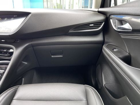Used 2022 Buick Envision Essence w/ Safety Package FWD image 32