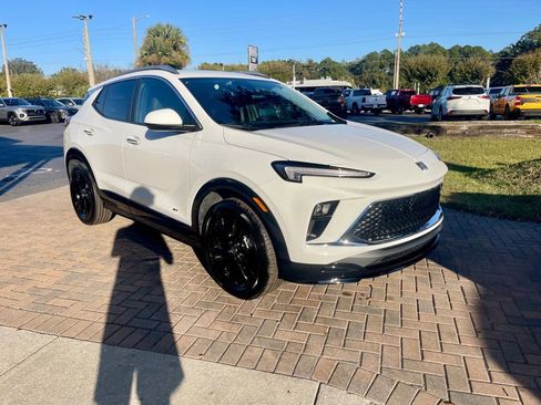 Used 2025 Buick Encore GX Sport Touring image 8