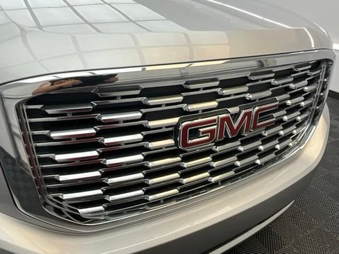 Used 2019 GMC Yukon XL Denali w/ Denali Ultimate Package AWD/4WD image 29