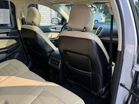 Used 2018 Ford Edge SEL w/ Equipment Group 201A AWD/4WD image 19