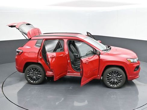 Used 2024 Jeep Compass Limited image 50