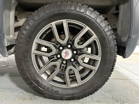 Used 2021 GMC Sierra 1500 AT4 w/ AT4 Premium Package image 9