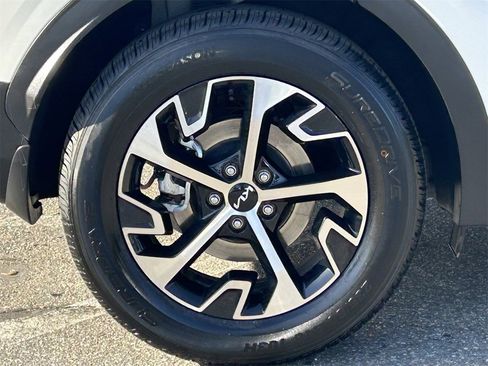 Used 2024 Kia Sportage EX image 7