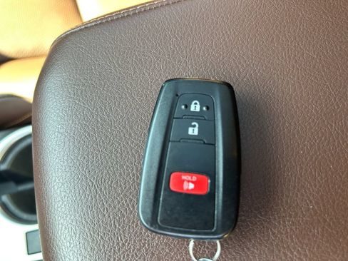 Used 2023 Toyota 4Runner Limited AWD/4WD image 32