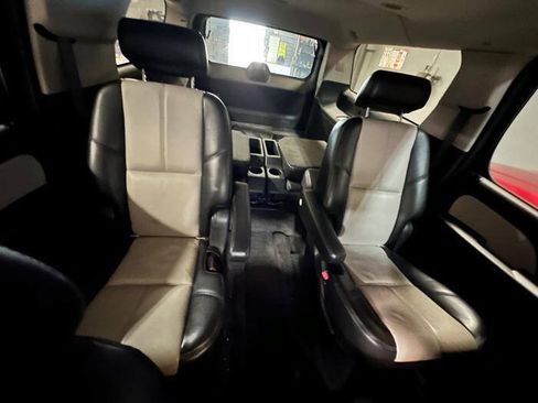 Used 2007 Chevrolet Suburban LT w/ LT Preferred Equipment Group AWD/4WD image 32
