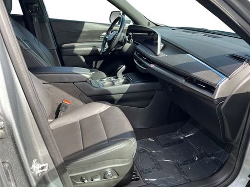 Used 2025 Cadillac XT4 Premium Luxury FWD image 20