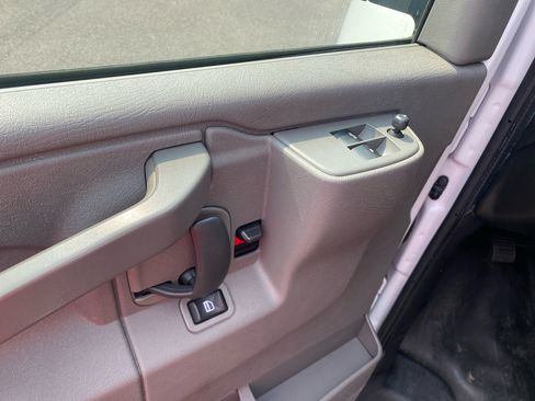Used 2020 Chevrolet Express 2500 w/ Driver Convenience Package image 20