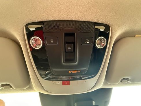 Used 2023 Kia Niro SX image 29