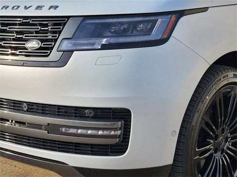 New 2026 Land Rover Range Rover SE image 5