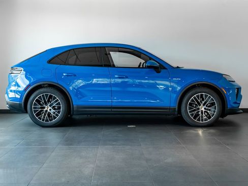 New 2026 Porsche Macan 4 Electric AWD/4WD image 8