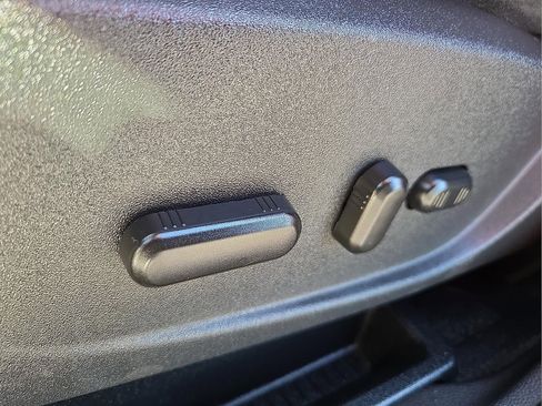 Used 2017 Ford Escape Titanium image 15