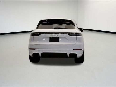 Used 2023 Porsche Cayenne S image 6