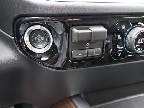 New 2026 Chevrolet Silverado 1500 High Country AWD/4WD image 13