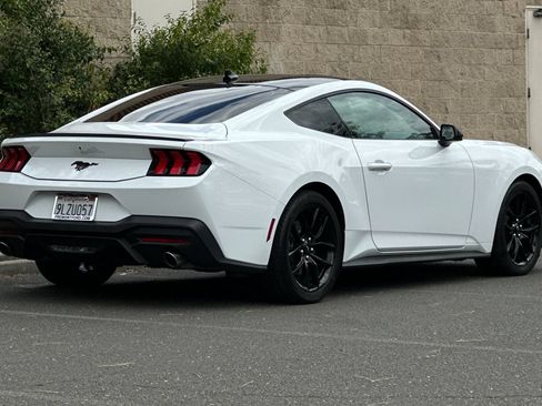 Certified 2024 Ford Mustang Coupe RWD image 3