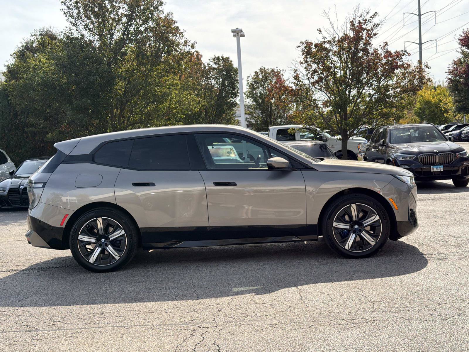 Certified 2024 BMW iX xDrive50 w/ Premium Package AWD/4WD image 4