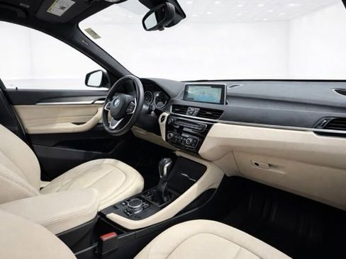 Used 2018 BMW X1 xDrive28i w/ Premium Package image 16