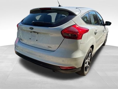 Used 2018 Ford Focus SEL w/ Cold Weather Package FWD image 3
