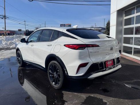 Used 2024 Buick Envista Sport Touring w/ Convenience I Package image 3