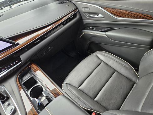 Certified 2023 Cadillac Escalade ESV Premium Luxury image 17
