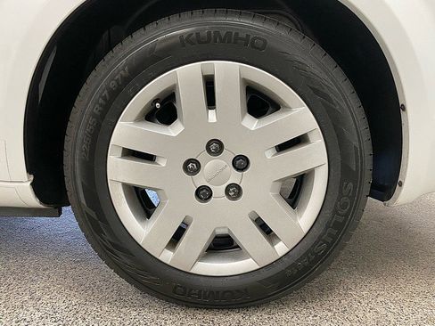 Used 2014 Dodge Avenger SE image 23