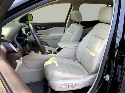 Used 2019 GMC Acadia Denali w/ Technology Package AWD/4WD image 9