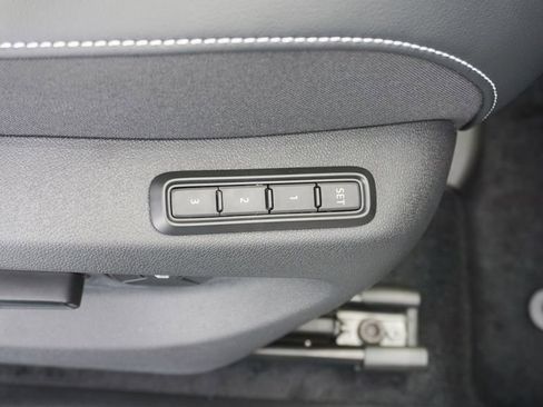 New 2026 Volkswagen Tiguan SEL R-Line AWD/4WD image 12