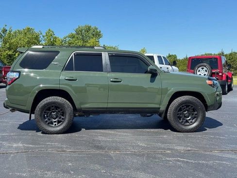 Used 2022 Toyota 4Runner TRD Off-Road Premium AWD/4WD image 2