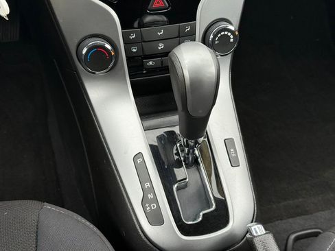 Used 2016 Chevrolet Cruze LT image 33