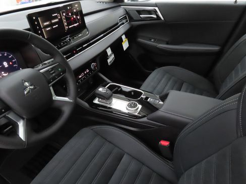 New 2026 Mitsubishi Outlander SE FWD image 21