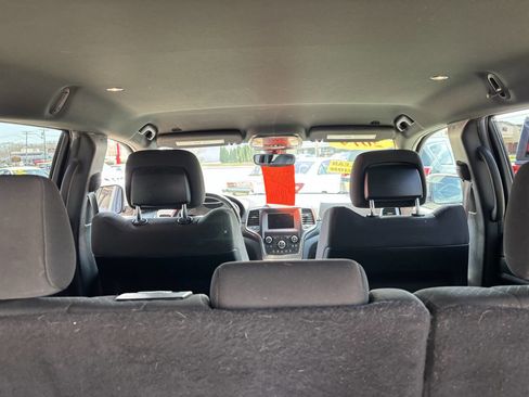 Used 2019 Jeep Grand Cherokee Laredo image 22