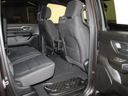 New 2026 RAM 1500 Big Horn AWD/4WD image 34