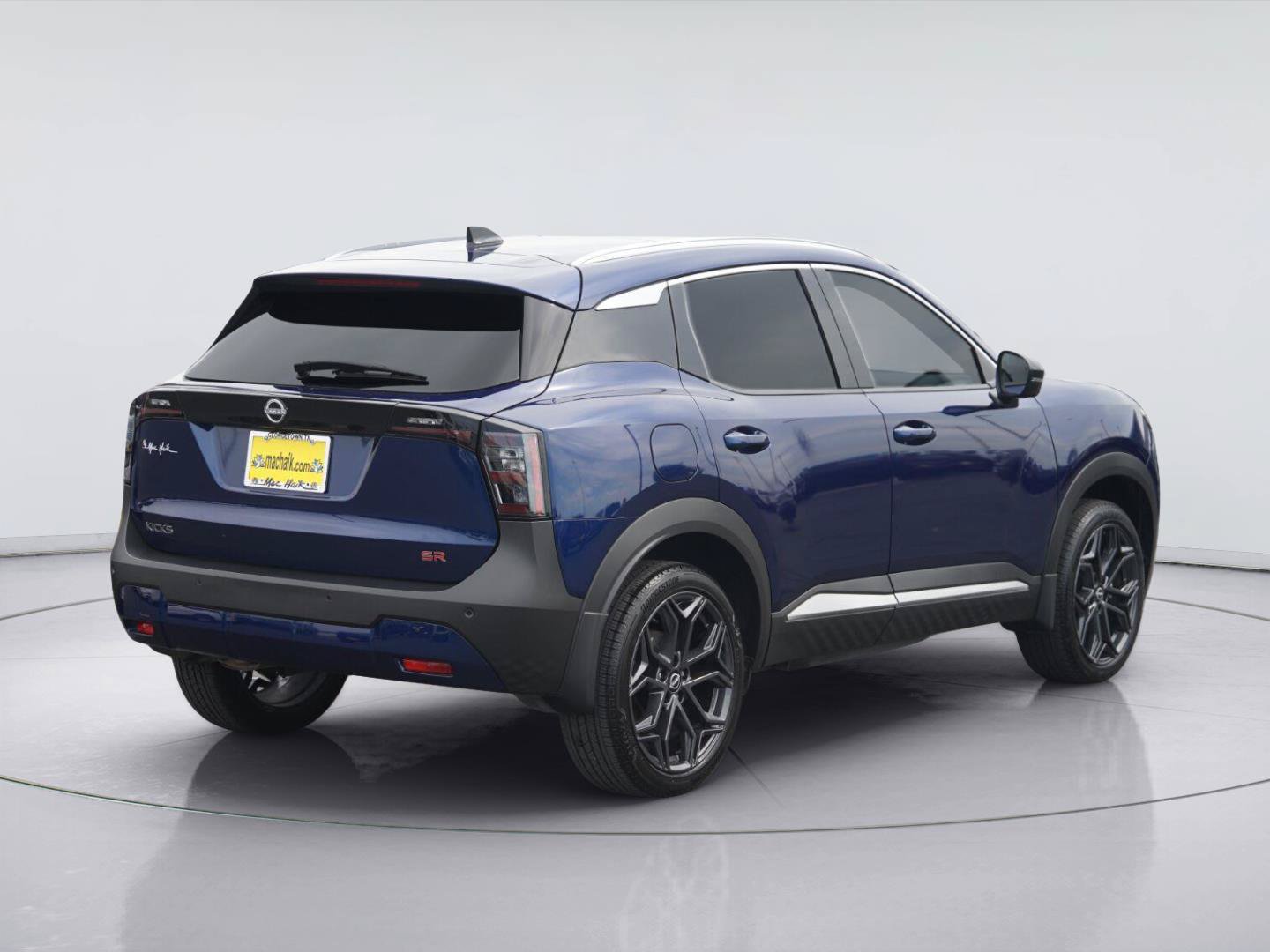 Used 2026 Nissan Kicks SR w/ SR Premium Package FWD image 6