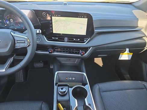 New 2026 Chevrolet Equinox LT w/ Convenience Package II image 10