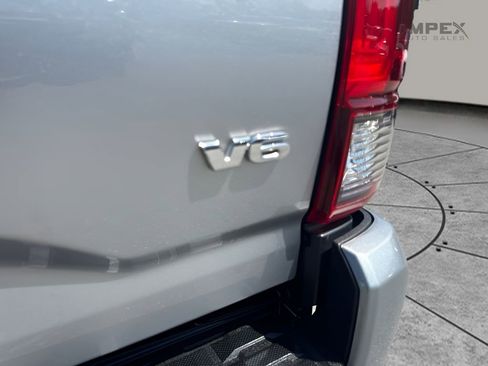 Used 2019 Toyota Tacoma TRD Sport AWD/4WD image 30