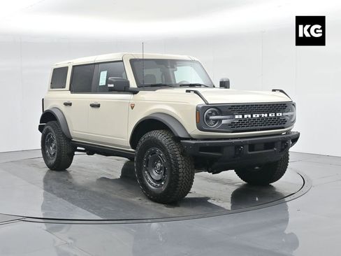 New 2025 Ford Bronco Badlands image 1