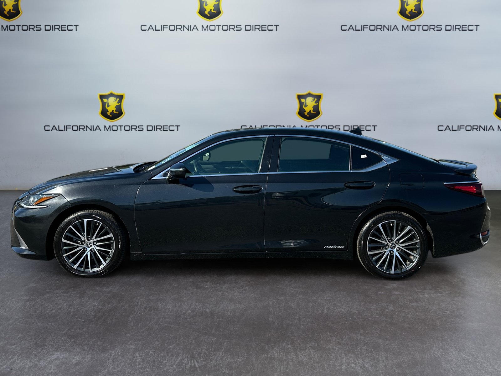 Used 2022 Lexus ES 300h w/ Premium Package FWD image 2