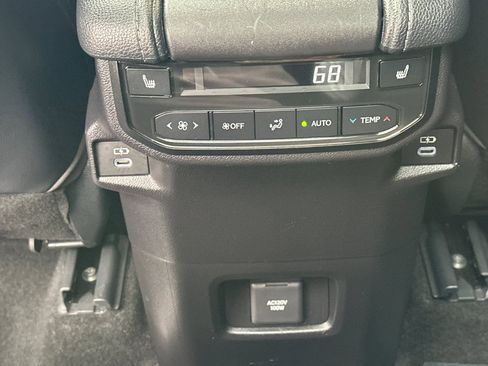 Used 2025 Toyota Grand Highlander AWD image 15