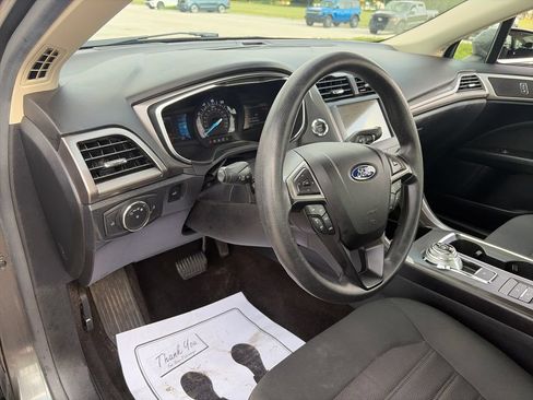 Used 2020 Ford Fusion SE FWD image 14