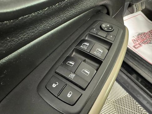 Used 2018 Jeep Cherokee Limited w/ Trailer Tow Group AWD/4WD image 40