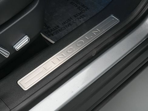 Used 2025 Lincoln Nautilus Premier AWD/4WD image 31