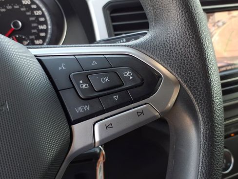 Certified 2021 Volkswagen Atlas Cross Sport S image 31