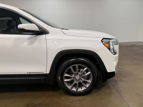 Used 2023 GMC Terrain SLT AWD/4WD image 33