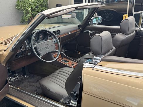 Used 1987 Mercedes-Benz 560 SL image 24