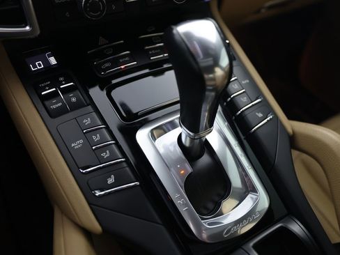 Used 2014 Porsche Cayenne Diesel Platinum Edition AWD/4WD image 25